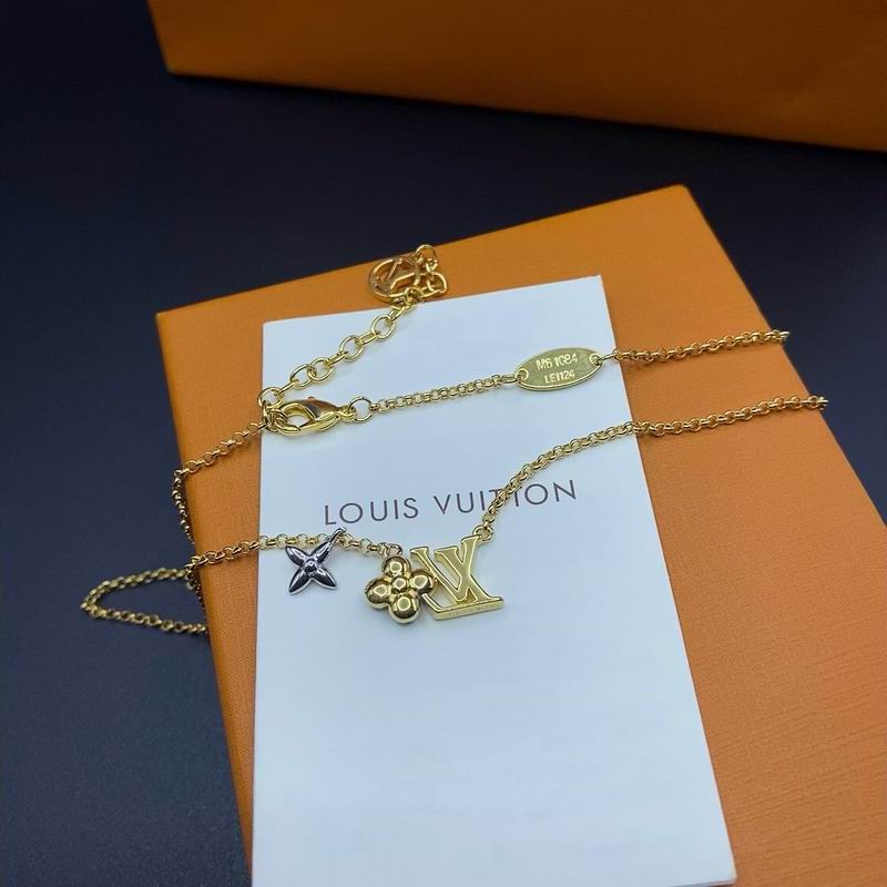 LV Necklace 03lyr395